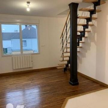 Au 1er étage, appartement t2 en duplex refait à neuf - Photo 1