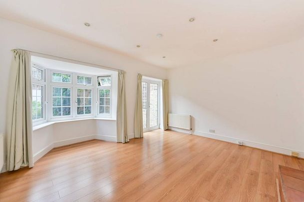 4 bedroom terraced house to rent - Photo 1