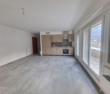 Appartement rénové de 2 pièces en attique - Foto 2