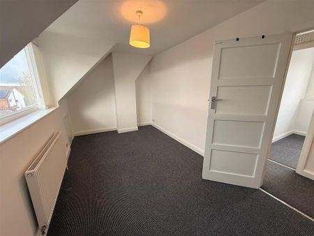 3 bedroom flat to rent - Photo 3