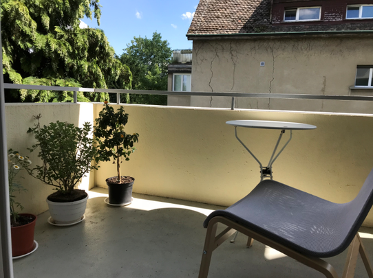 Zentral gelegene, ruhige Wohnung mit Balkon - Photo 1