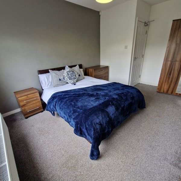 Room in a Shared House, Shirley Avenue, M7 - Photo 1