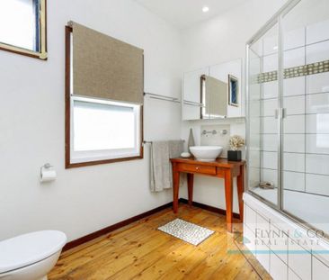 THIS IS THE ONE! - Photo 2