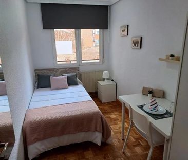 Calle de Maseda, Madrid, Community of Madrid 28039 - Photo 2