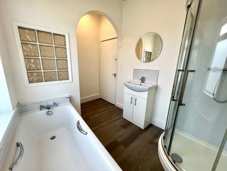 3 bedroom flat to rent - Photo 5
