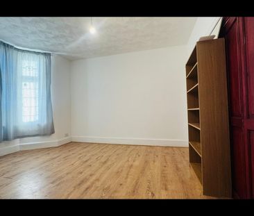 4 Bed Terraced House, Somerby Road, IG11 - Photo 2