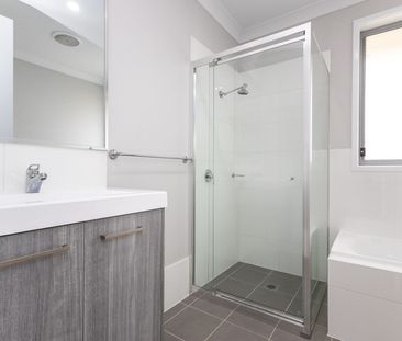 10 Tanilba Road, Mallabula NSW 2319 - House For Rent | Domain - Photo 6