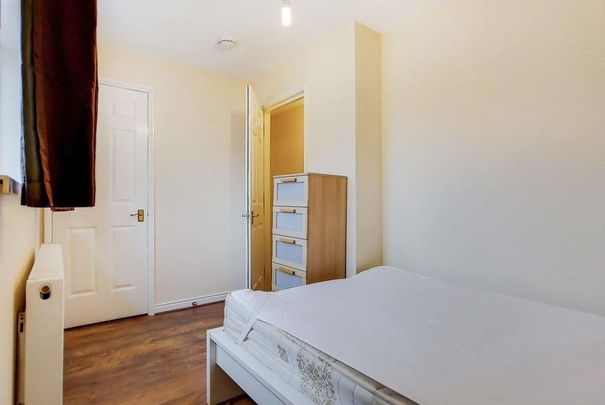 5 bedroom terraced house to rent - Photo 1