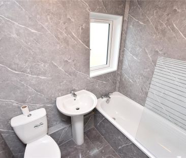 3 bedroom terraced house to rent - Photo 3