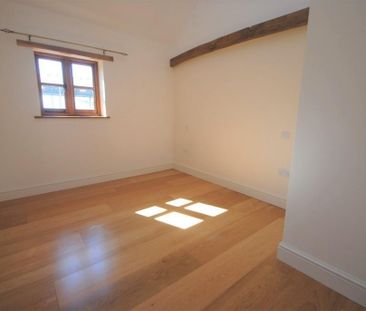2 bedroom barn conversion to rent - Photo 3