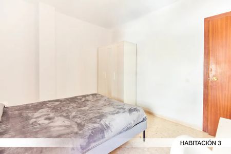 Calle Farmaceútico Murillo Herrera, Sevilla, Andalusia 41010 - Photo 2