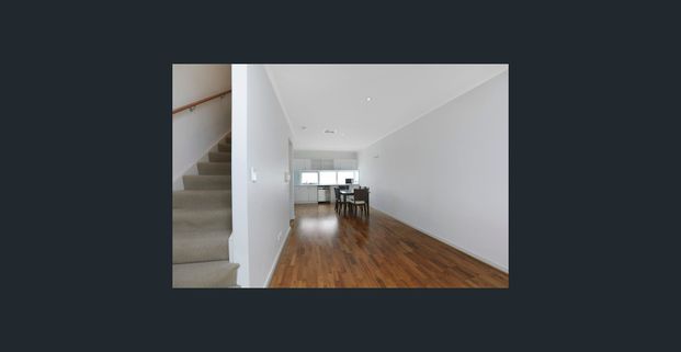 Contemporary Furnished townhouse in the heart of Adelaide CBD - Photo 1