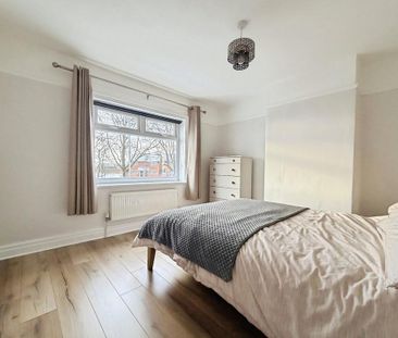 2 bedroom semi-detached house to rent - Photo 4