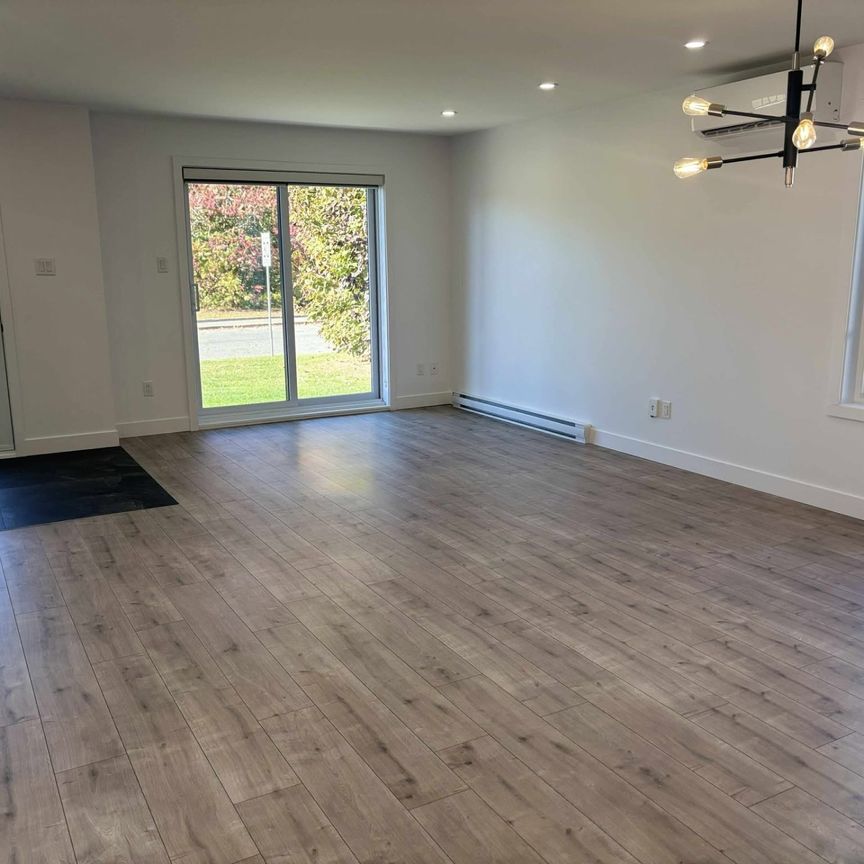 Rue Edmond-Lefebvre, J7R 5V4, Deux-Montagnes - Photo 1