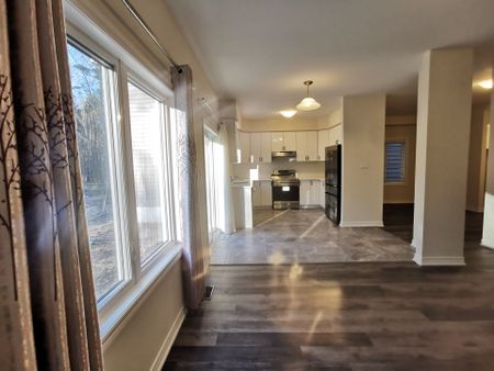 For Lease - 425 Beechwood Forest Lane, Gravenhurst, Ontario - Photo 2