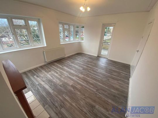 3 bedroom flat to rent - Photo 1