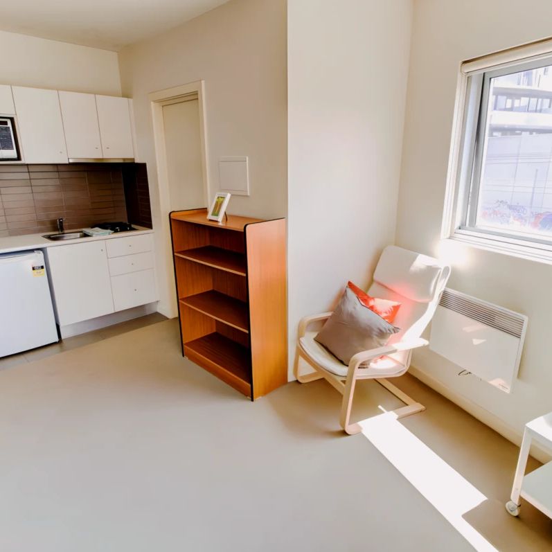 Large 1 Bedroom - Photo 1