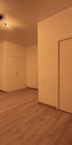 Location Appartement 2 pièces 47m² NANTES 44000 - Photo 4