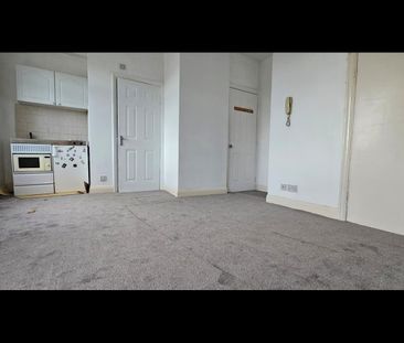 Studio Flat, Golders Green Road, NW11 - Photo 1