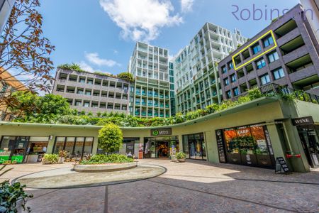 One bedroom apartment in East End's striking 'King & Perkins' building. - Photo 4