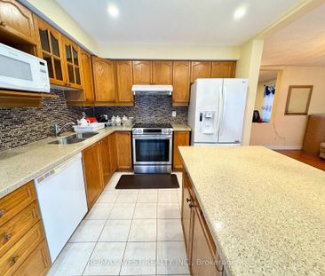 For Lease - 98 Four Seasons Circle, Brampton, Ontario - Photo 6