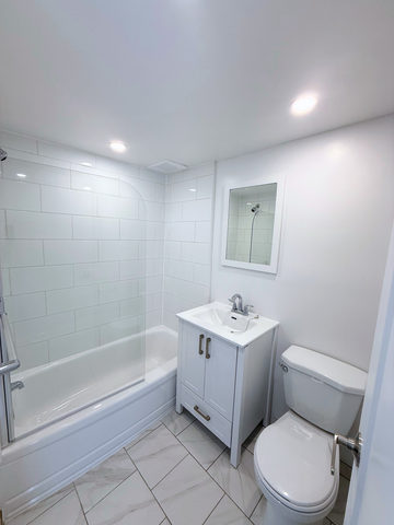 Beautiful Renovated 3.5 – 7355 Acadie - Photo 5