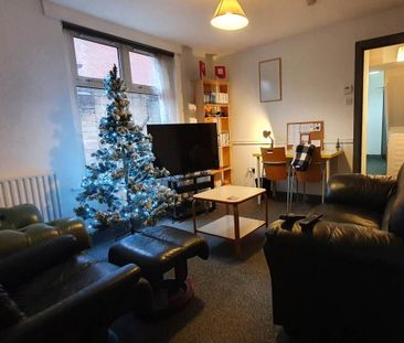 2 bedroom flat to rent - Photo 6