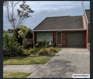 1/11 Emerald Close, Caves Beach, NSW 2281 - Photo 1