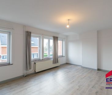 Woning met 3 slks en tuin op wandelafstand van het centrum - Photo 1