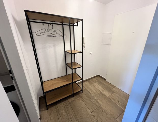 Möbilierte 1 Zi.-Wohnung mit Balkon- Neu renoviert - Foto 1