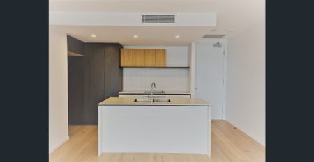 1 Bedroom Apartment - 100m from the Beach - Photo 2