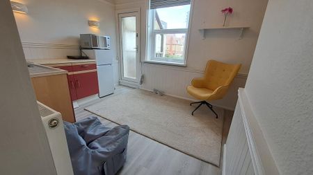 1 bedroom apartment to rent - Photo 4