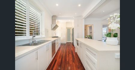 An Exclusive Vaucluse Residence with Spectacular Harbour Views & Luxury Furnishings - Photo 5