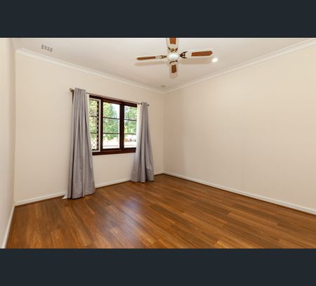 17 Stepney Road, Armadale, WA 6112 - Photo 3