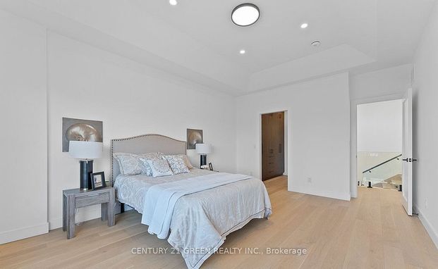 For Lease - 67 Bexhill Avenue Unit# Main & 2nd Floor, Toronto, Ontario - Photo 1