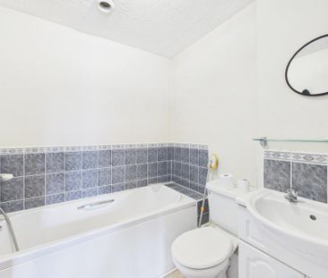 2 bedroom semi-detached house to rent - Photo 4