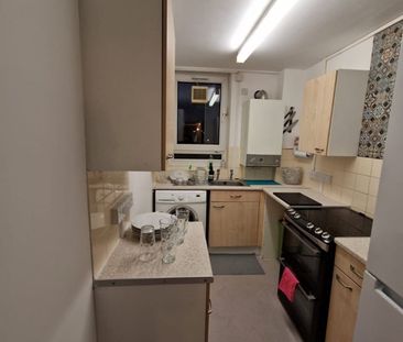 2 Bed Flat, John Strachey House, SW6 - Photo 6