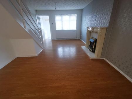 2 bedroom semi-detached house to rent - Photo 3