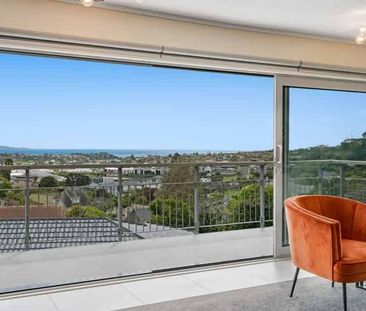 Red Beach 4 bed, 3 bath - Photo 1