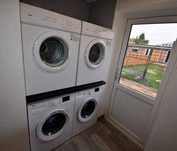 1 bedroom in a house share to rent - Photo 4