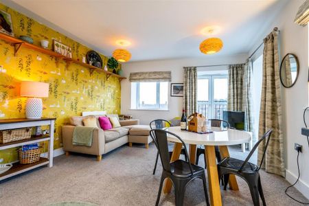 2 bedroom flat to rent - Photo 5