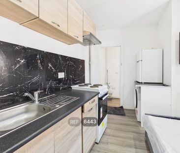 Property to rent - Photo 3