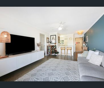 Waterfront Ground-Floor Living in the Heart of Burleigh Waters - Photo 2