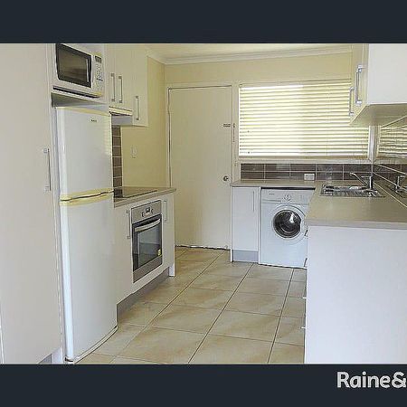 Airconditioned Unit in Dysart - Photo 3