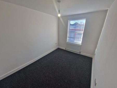 6 bedroom terraced house to rent - Photo 2