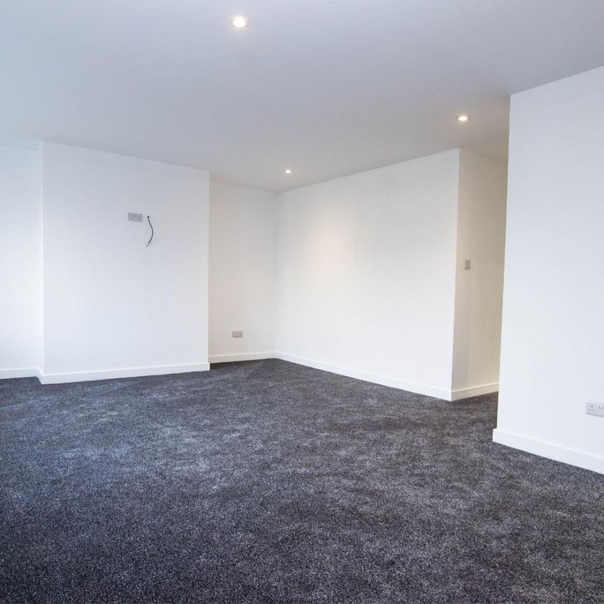 3 bedroom Bungalow To Let Total Size: 992 SQ FT - Photo 1