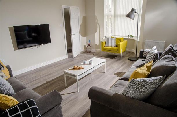 7 bedroom private hall to rent - Photo 1