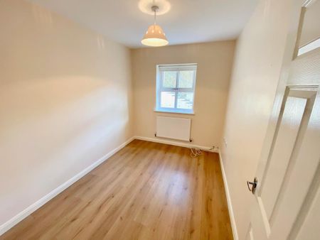 3 bedroom detached house to rent - Photo 3