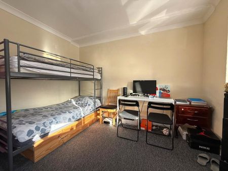 2 bedroom semi-detached house to rent - Photo 3