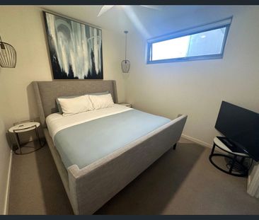 STYLISH APARTMENT IN PREMIUM LOCATION! - Photo 4